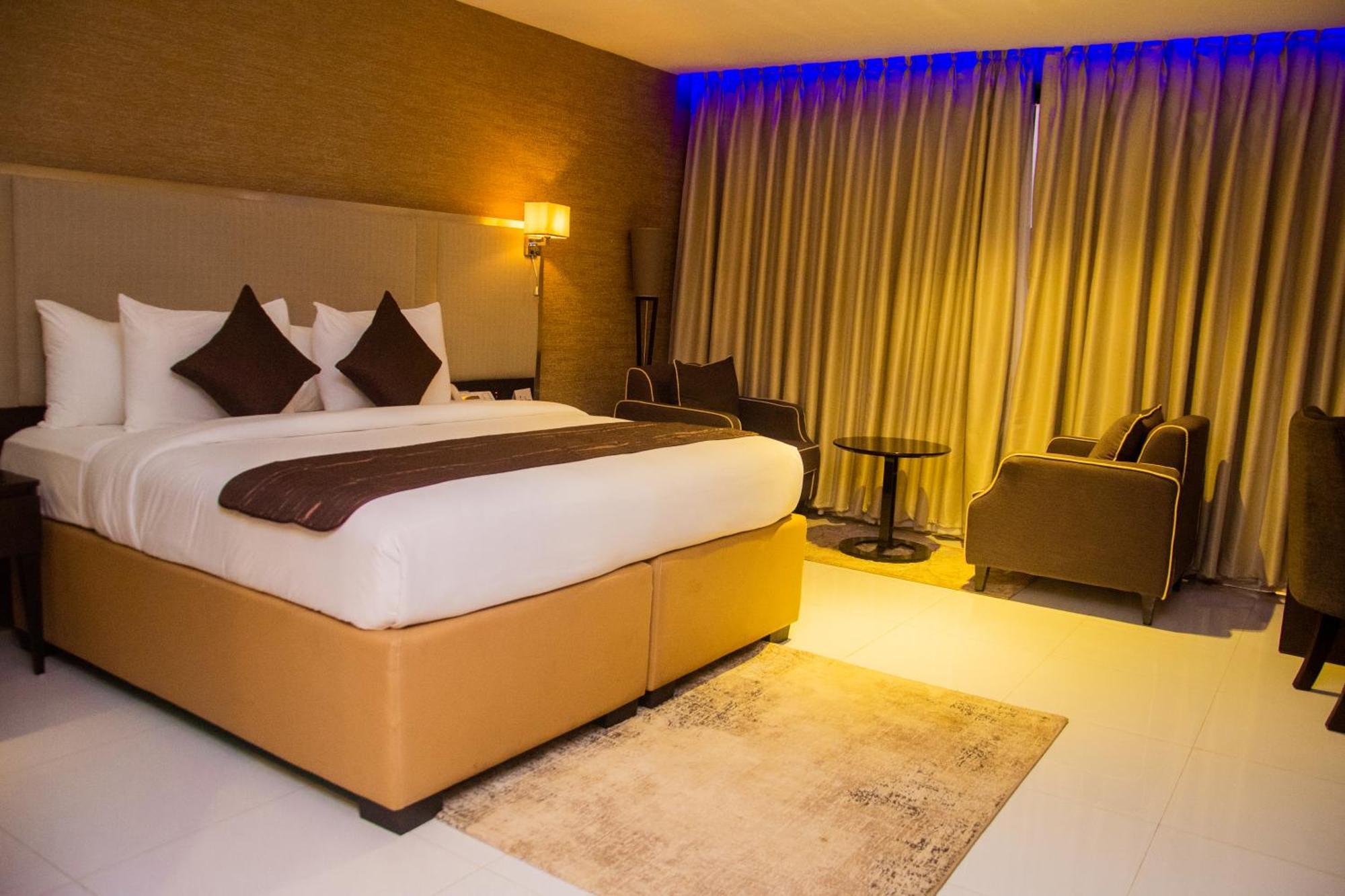 Boulevard Owerri Hotel Exterior foto